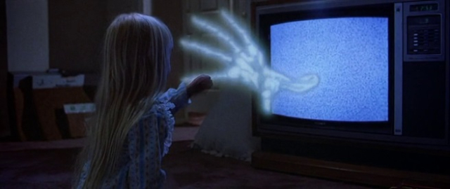 poltergeist-1982-movie-e.jpg