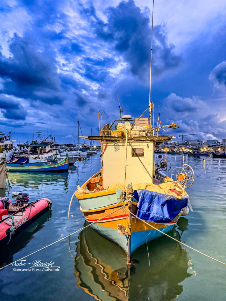 Luzu’s reflection (Marsaxlokk, Malta 🇲🇹)

#leica_camera #malta #nightshots #marsaxlokk #reflection