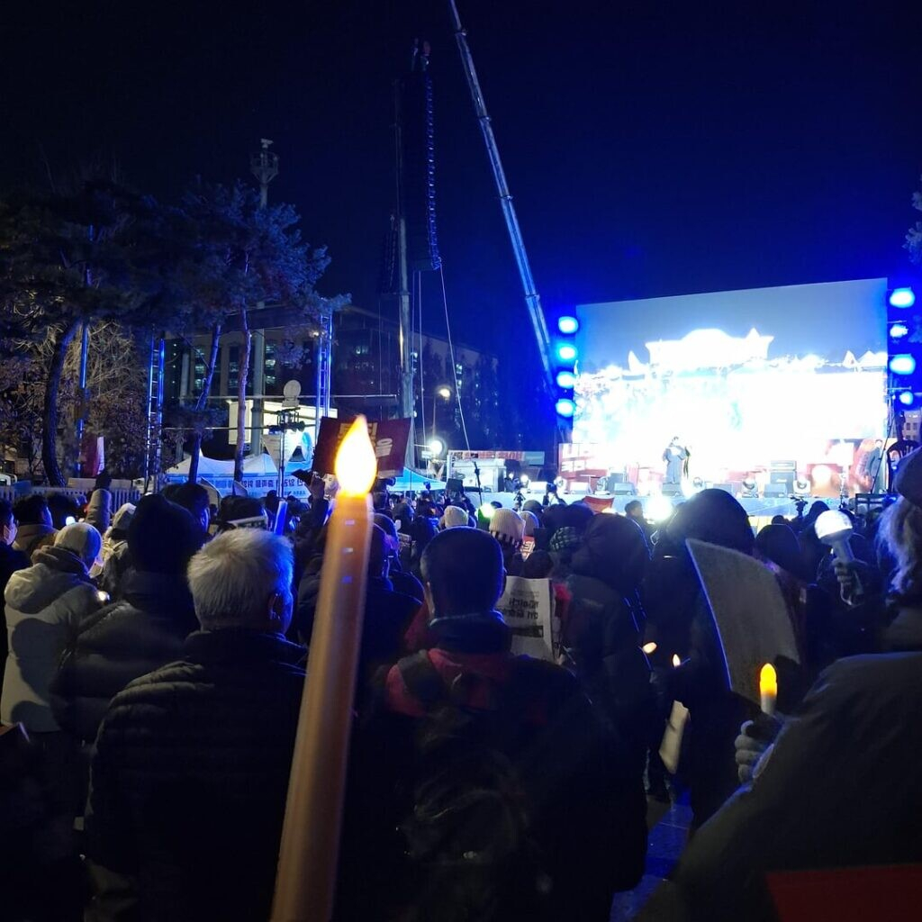 My thoughts and feelings as a Korean about yesterday's candlelight protests for the impeachment of Yoon Seok-yeol