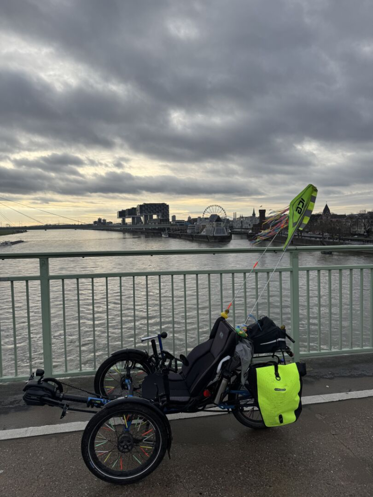 #Köln #cologne #thisiscologne #deutzerbruecke #hohenzollernbruecke #sightseeing #travel #cycling #radfahren #blog #fahrradblog
https://warumichradfahre.blog/