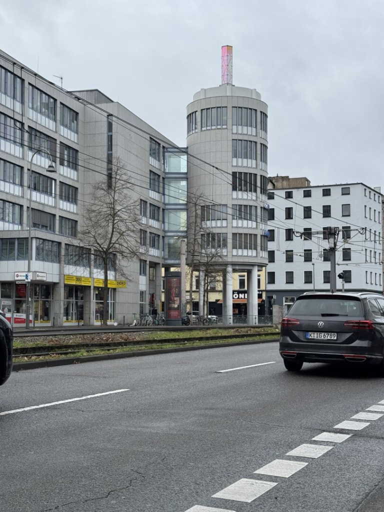 #Köln #cologne #thisiscologne #altstadt #sightseeing #travel #cycling #radfahren #blog #fahrradblog
https://warumichradfahre.blog/