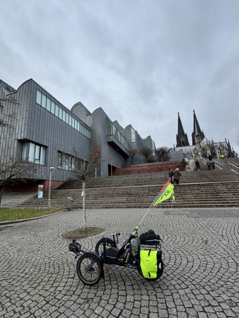 #Köln #cologne #thisiscologne #altstadt #sightseeing #travel #cycling #radfahren #blog #fahrradblog
https://warumichradfahre.blog/