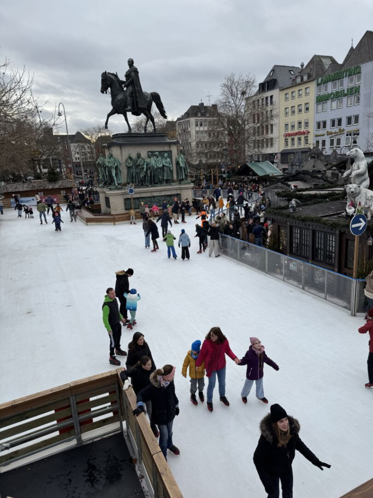 #Köln #cologne #thisiscologne #altstadt #sightseeing #travel #cycling #radfahren #blog #fahrradblog
https://warumichradfahre.blog/