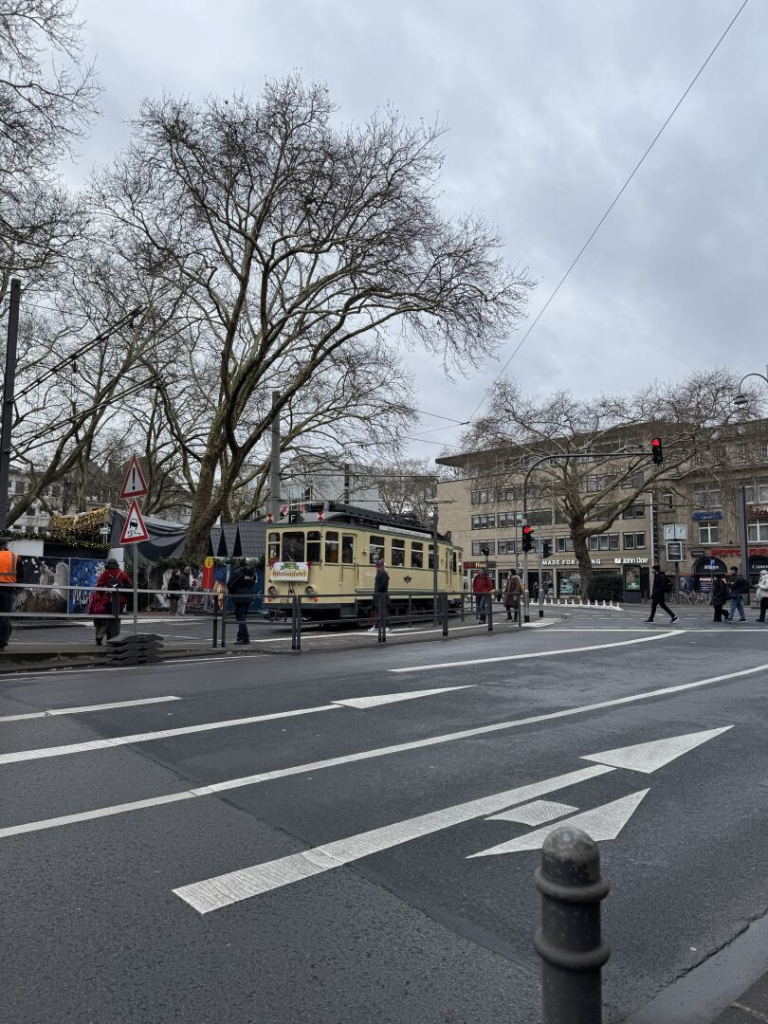 #Köln #cologne #thisiscologne #altstadt #sightseeing #travel #cycling #radfahren #blog #fahrradblog
https://warumichradfahre.blog/