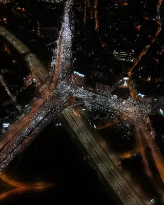 huge crowds blocking traffic in belgrade