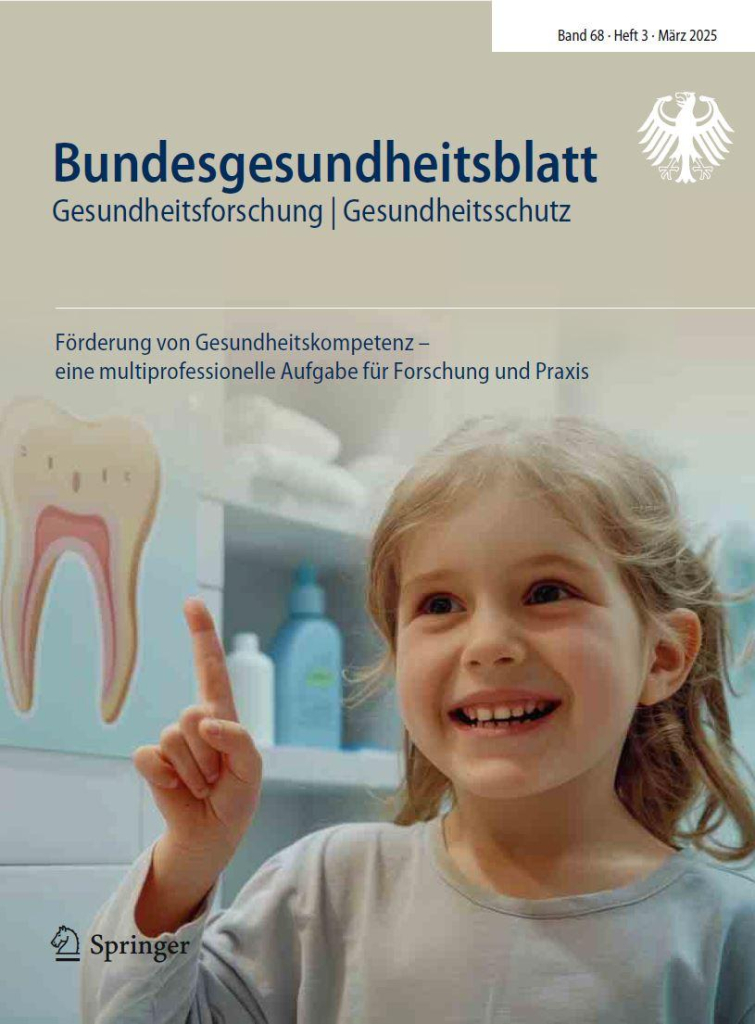 Titelbild des Bundesgesundheitsblatts (Band 68, Heft 3, März 2025). Hauptthema: „Förderung von Gesundheitskompetenz – eine multiprofessionelle Aufgabe für Forschung und Praxis“.