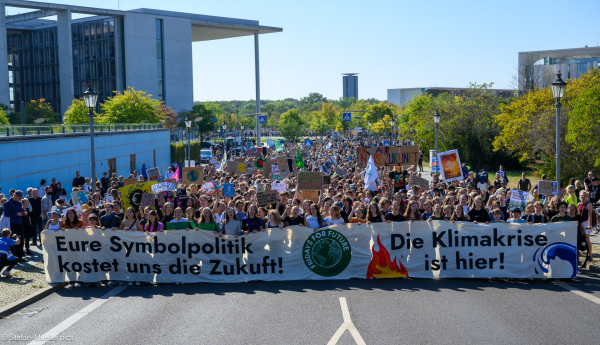 Demo beim 14. Globalen Klimastreik von Fridays for Future, Kanzleramt, Berlin, 20.09.2024