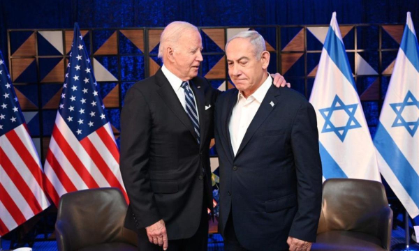 Joe Biden y Benjamín Netanyahu, el 18 de octubre de 2023, en la visita a Israel del norteamericano para apoyar al país tras el ataque de Hamás. (Anadolu via Getty Images)