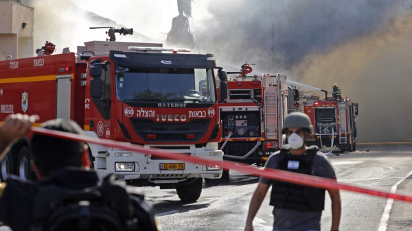 l'interception d'un missile tiré du Yémen provoque des incendies près de Jérusalem, selon Israël