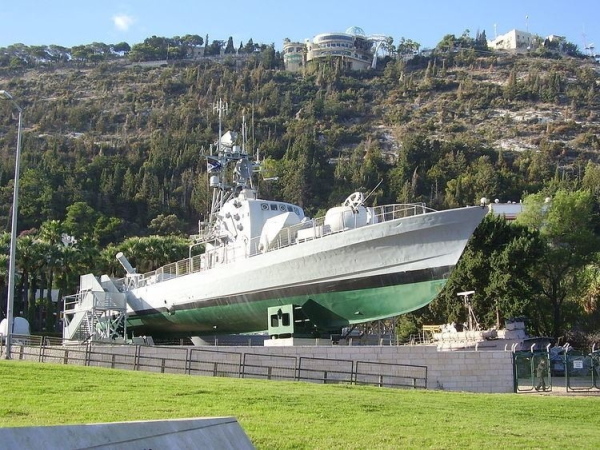 Israelisches Schnellboot INS Mivtach im Marine-Museum Haifa