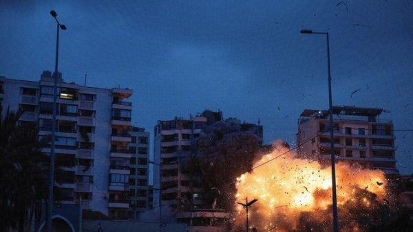 Impacte d'un projectil israelià a Beirut (Reuters/Adnan Abidi)