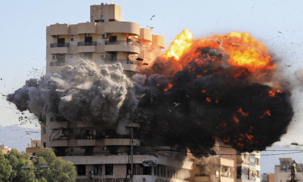 Un edificio de Beirut, bombardeado (AFP VÍA GETTY IMAGES)