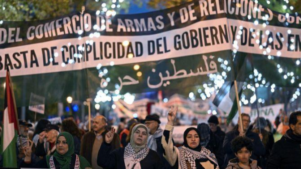 La manifestació a Madrid en suport a Palestina ha reunit unes 5.000 persones (EFE/Víctor Lerena)