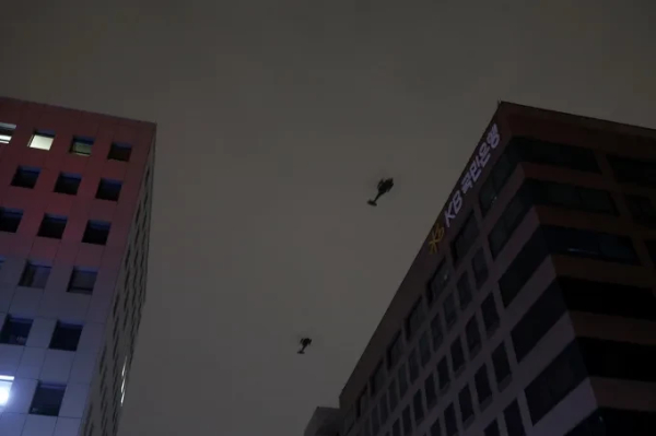 Military helicopters seen flying over Seoul 