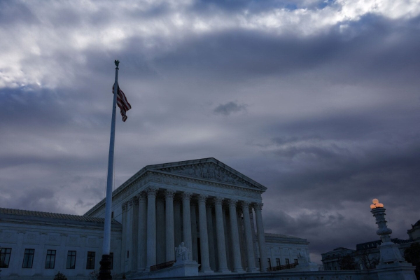 Supreme Court term-limits amendment proposed by Sens. Manchin, Welch 