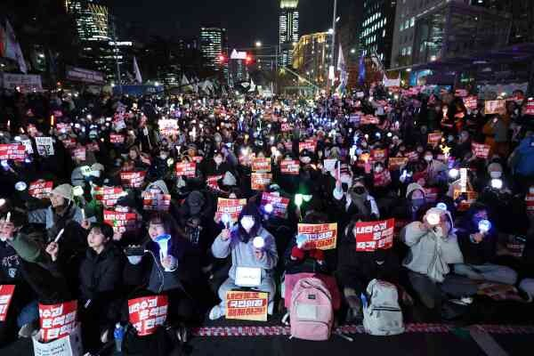 Groups Stage Rallies in Support of and Opposition to Impeachment of Pres. Yoon