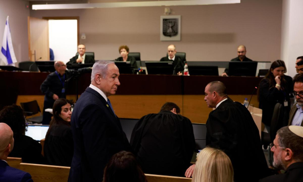 El primer ministro de Israel, Benjamin Netanyahu, a su llegada a la corte de Tel Aviv, este martes. (MENAHEM KAHANA / EFE / EPA / POOL)