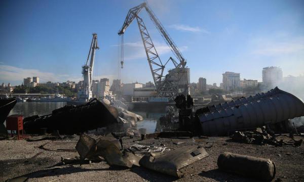 Daños en el puerto de Latakia por un ataque de Israel, el 10 de diciembre de 2024. (BILAL AL HAMMOUD / EPA / EFE)