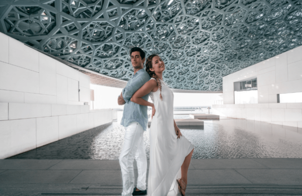 A couple posing in the Louvre Museum in Abu Dhabi.
(photo credit: Pe Dra. Via Shutterstock)