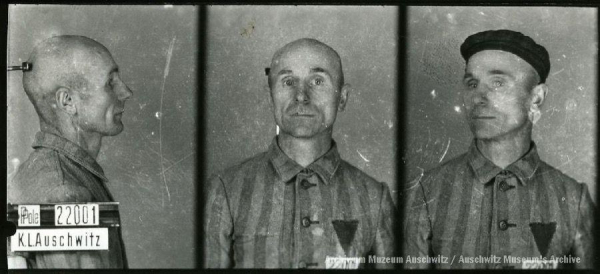 A mugshot registration photograph from Auschwitz. A man with a shaved head wearing a striped uniform photographed in three positions (profile and front with bare head and a photo with a slightly turned head with a hat on). The prisoner number is visible on a marking board on the left.