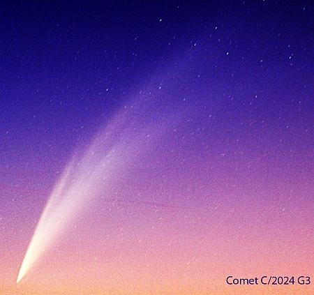 The comet over Queensland Tuesday. By Jeanette Lamb