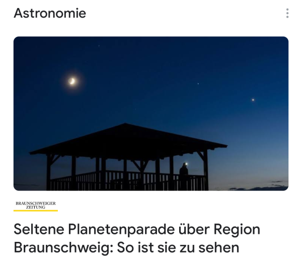 "Planetenparade über [insert random location here]"