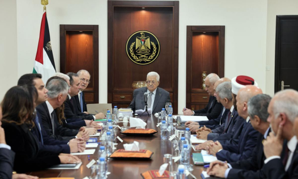 El presidente palestino, Mahmud Abbas, reunido con su gabinete en Ramallah (Cisjordania), el 26 de noviembre de 2024. (Palestinian Presidency / Cedida / Anadolu via Getty Images)