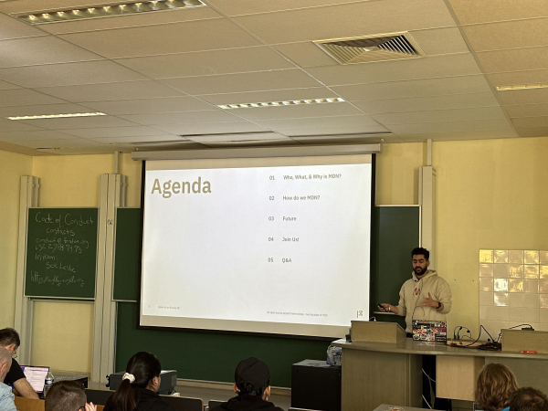 Pranshu Khanna is presenting about MDN at FOSDEM 2025