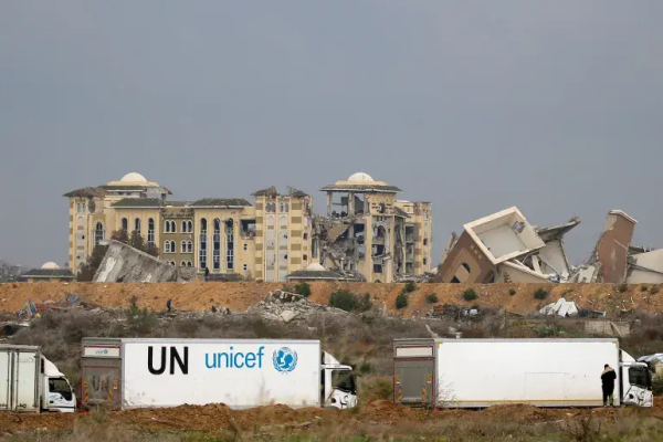 The number of aid trucks entering Gaza daily has dwindled to 330, just more than half the 600 per day promised under the ceasefire agreement, Al Jazeera’s correspondent Tareq Abu Azzoum reports [Eyad Baba/AFP]