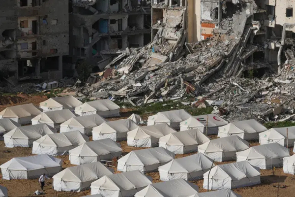 The agreement also promised 200,000 tents would enter Gaza but the UN says it is concerned new tents and more permanent shelters are not arriving fast enough [Abdel Kareem Hana/AP Photo]