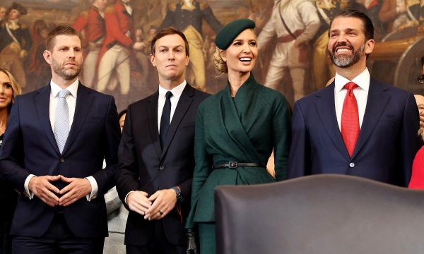 Eric Trump, Jared Kushner, Ivanka Trump y Donald Trump Jr., en la segunda toma de posesión de su padre y suegro, el 20 de enero de 2025, en Washington. (Chip Somodevilla / Pool via REUTERS)