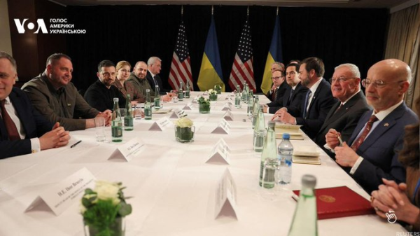 Table with the delegation: Vance, Rubio, Zelenski...