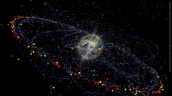 Ein für die Europäische Raumfahrtbehörde ESA erarbeitete Simulationsmodell, das die Verteilung und Bewegung des Weltraummülls heute und in Zukunft darstellt, wird im Institut für Luft- und Raumfahrtsysteme der Technischen Universität Braunschweig gezeigt.  (Foto: dpa Bildfunk, picture alliance / TU Braunschweig/Technische Universität Braunschweig/dpa | Peter Steffen)