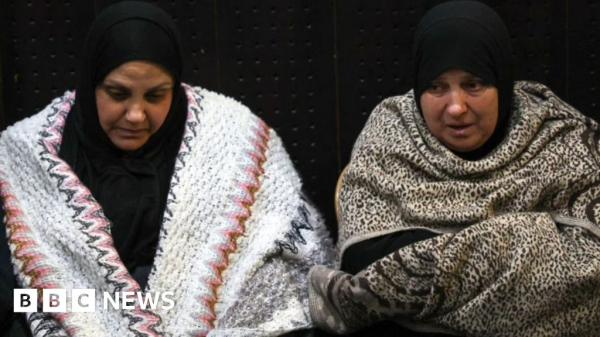 Israel delays Palestinian prisoner release as hostages freed