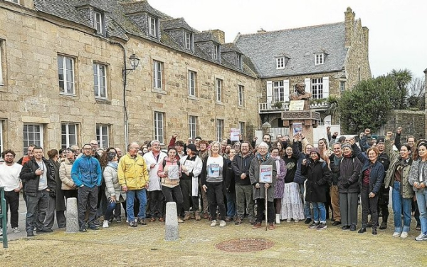 Staff of the Roscoff biological station in Morlaix