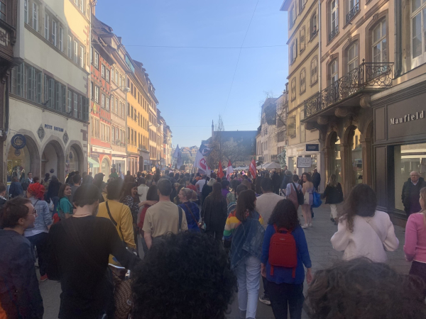 Huge crowd marching through Strasbourg