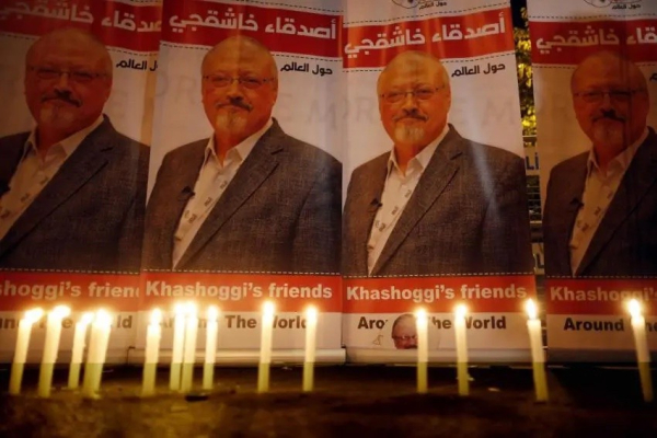 Candles lit by activists protesting the killing of Saudi journalist Jamal Khashoggi are placed outside Saudi Arabia's Consulate in Istanbul in 2018.